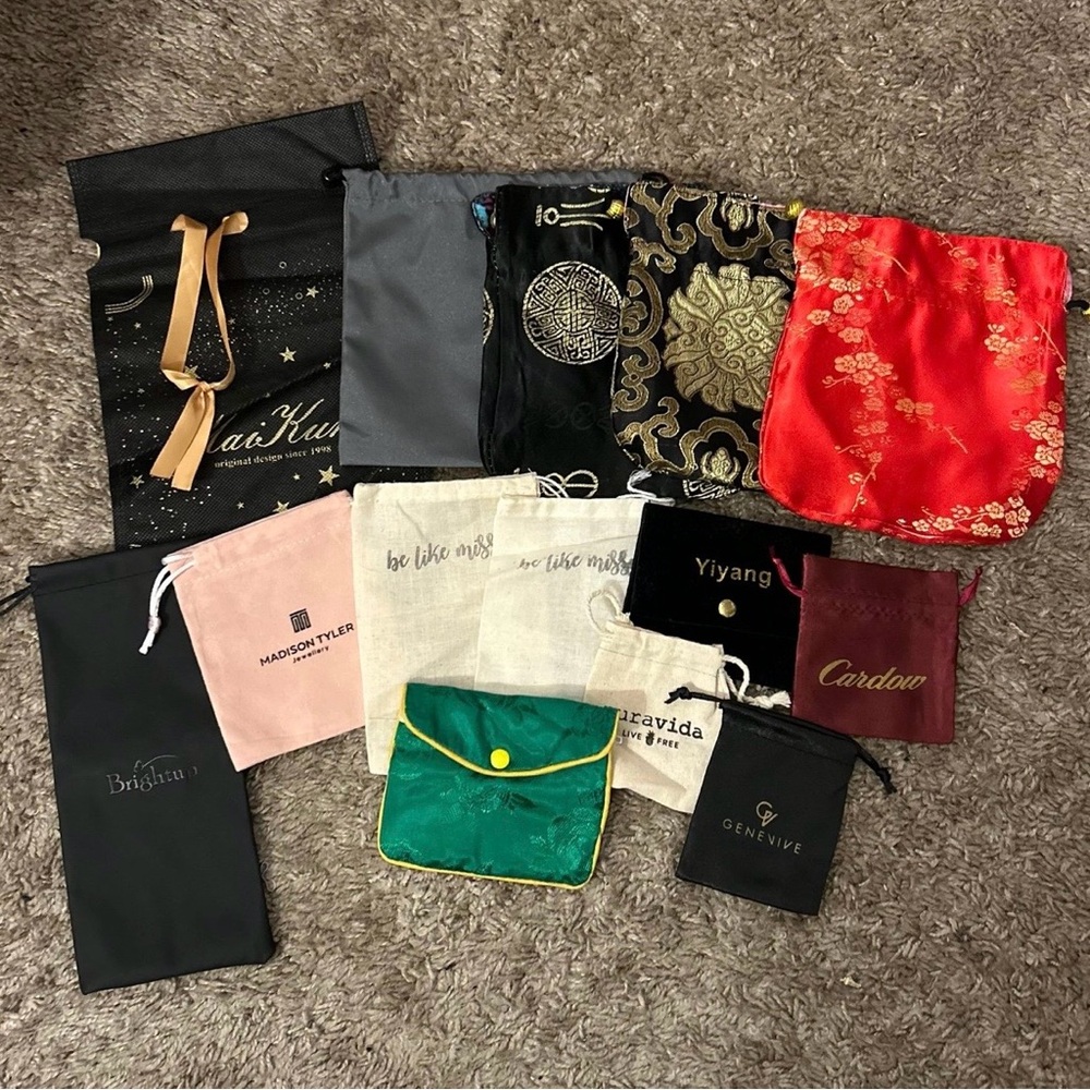 5 for $25 🌙 Assorted Jewelry Pouches